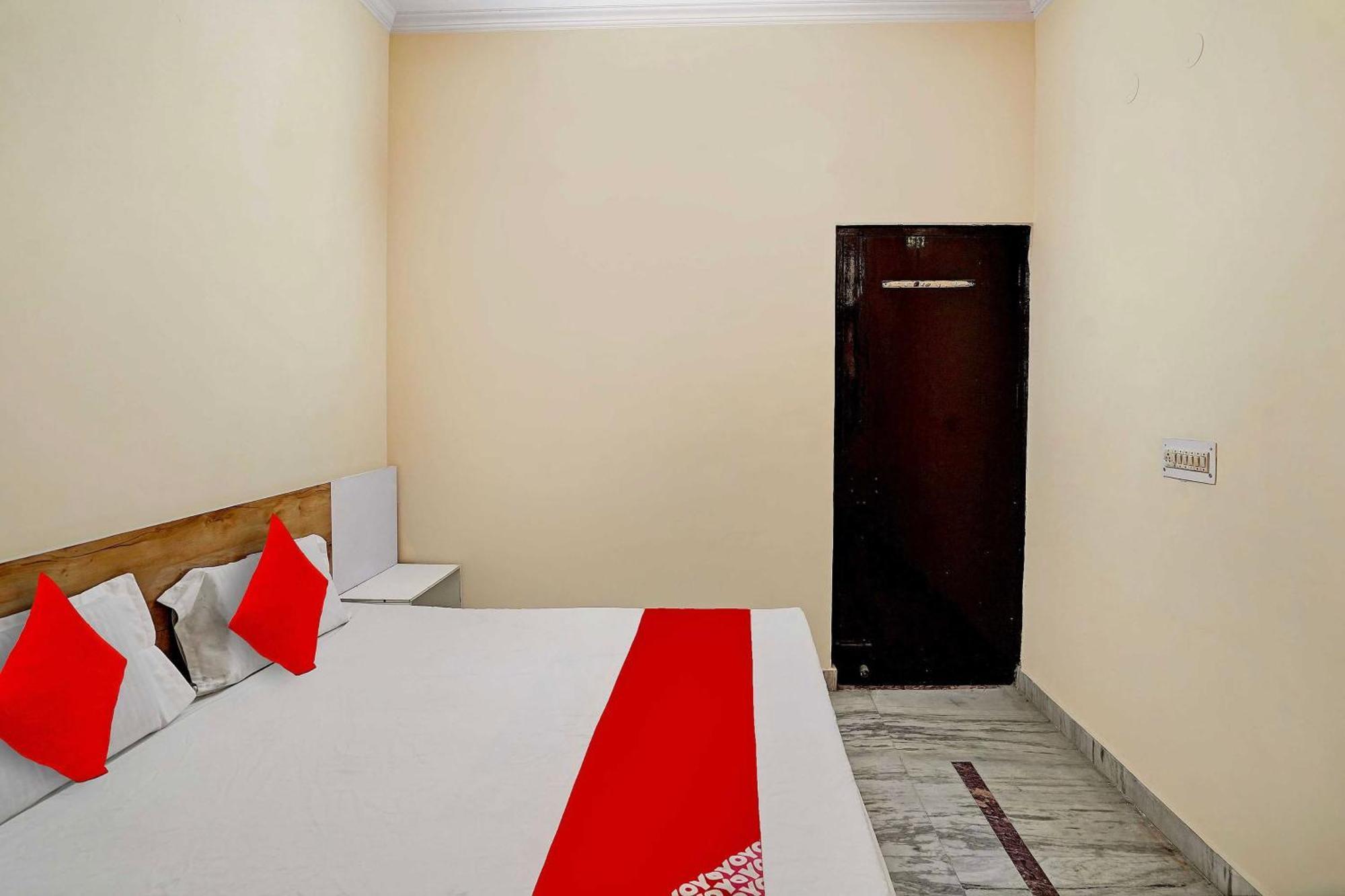 Hotel O 81617 The Pacific Hotel Ghaziabad Εξωτερικό φωτογραφία