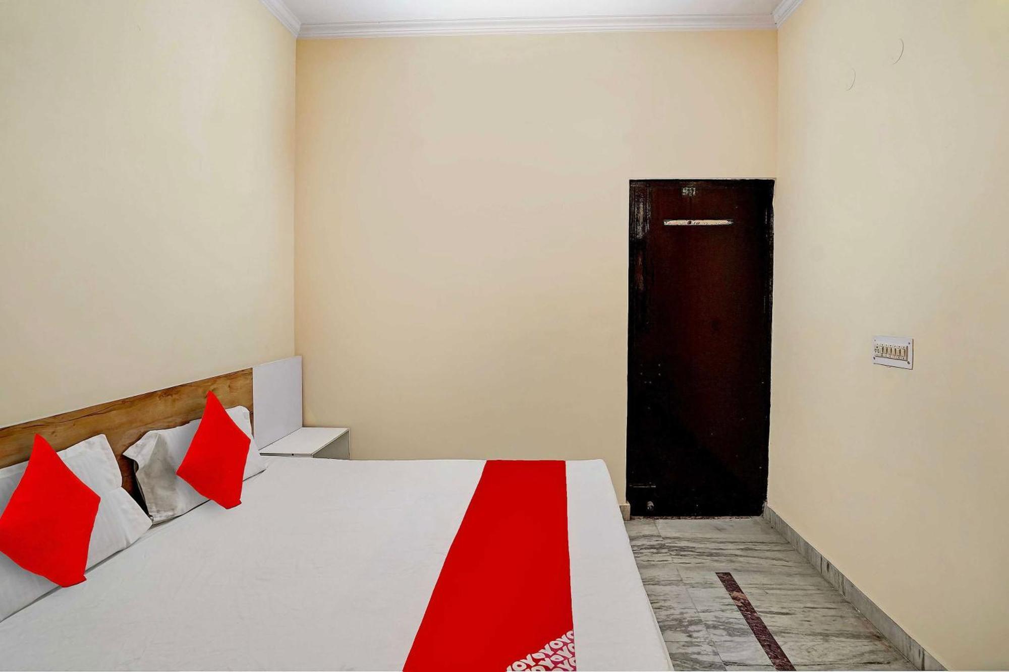 Hotel O 81617 The Pacific Hotel Ghaziabad Εξωτερικό φωτογραφία