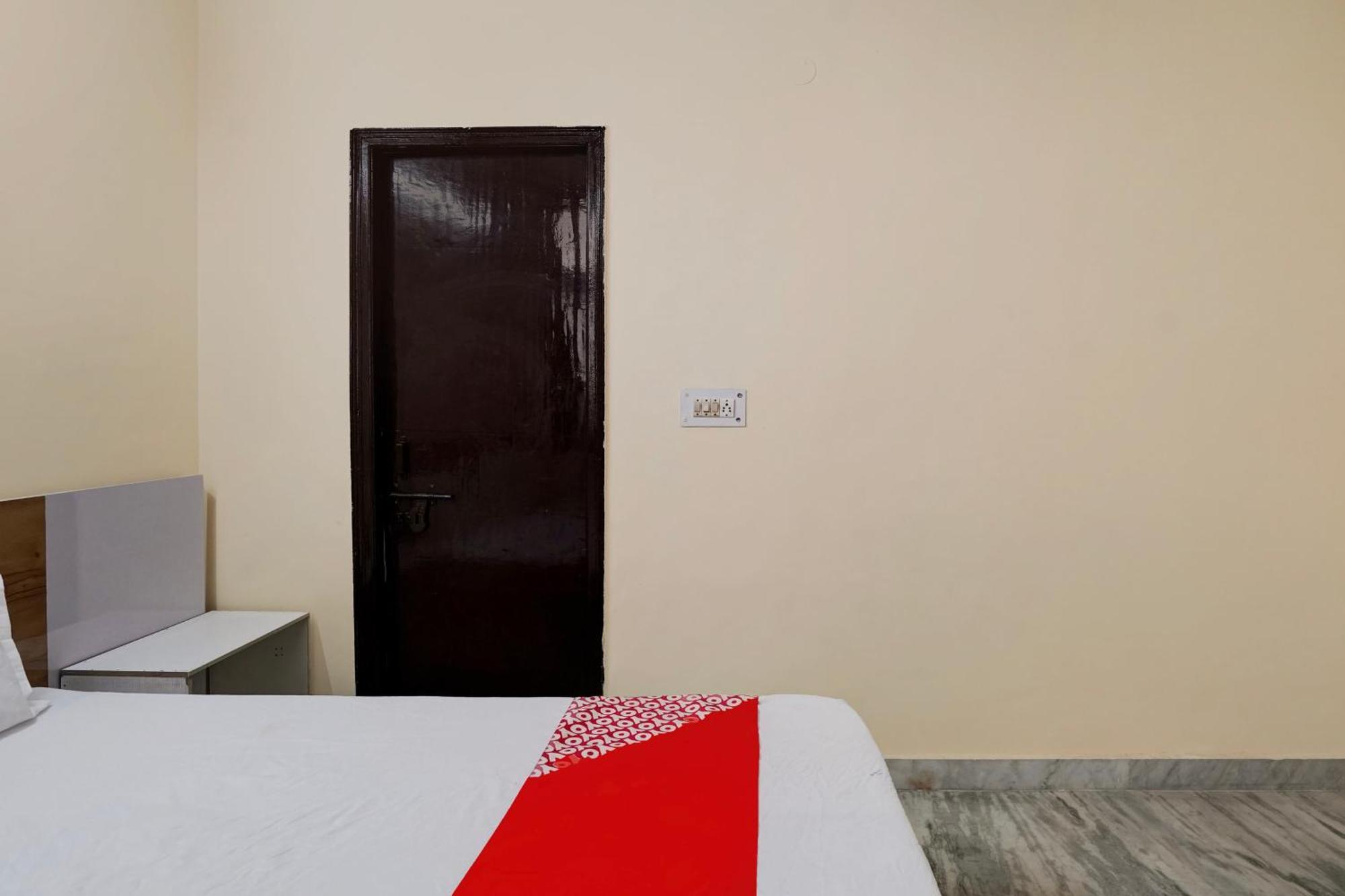 Hotel O 81617 The Pacific Hotel Ghaziabad Εξωτερικό φωτογραφία