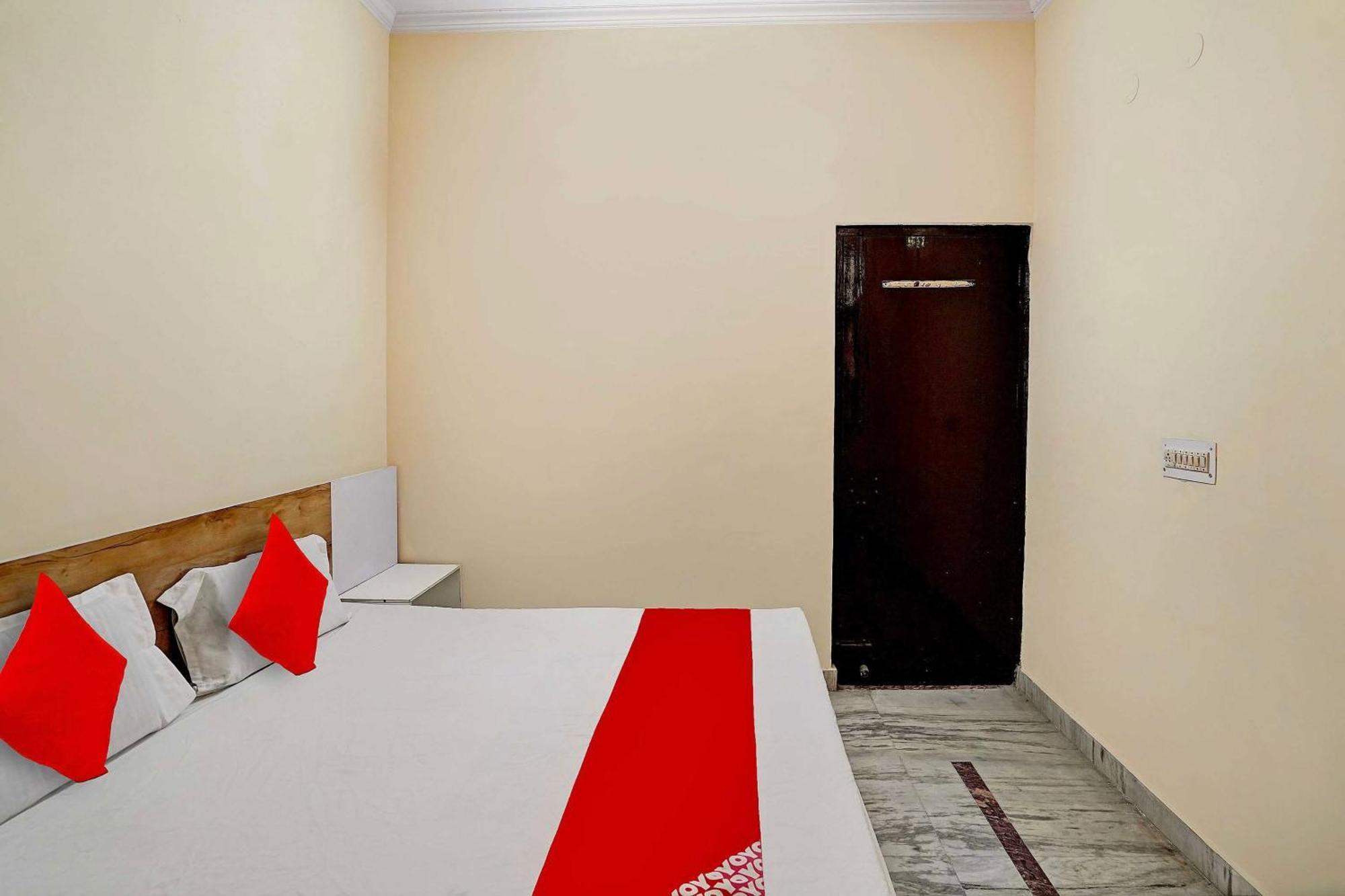 Hotel O 81617 The Pacific Hotel Ghaziabad Εξωτερικό φωτογραφία